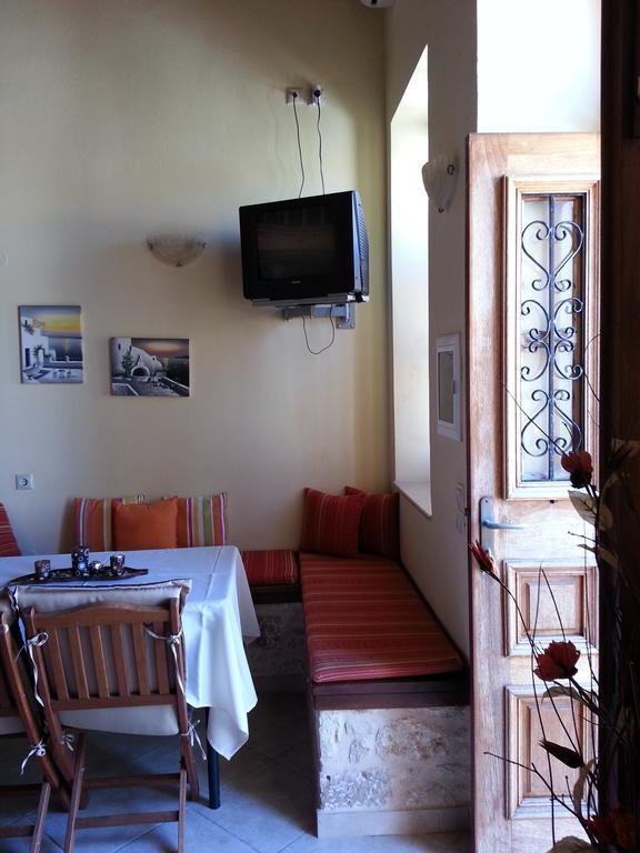 Mika'S House Villa Chalki Town Exterior photo